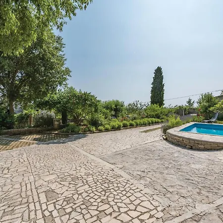 3 Bedroom Gorgeous In Domijanici Žminj