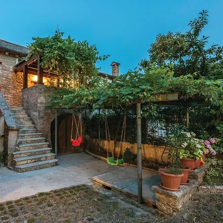 3 Bedroom Gorgeous In Domijanici Feriehus
