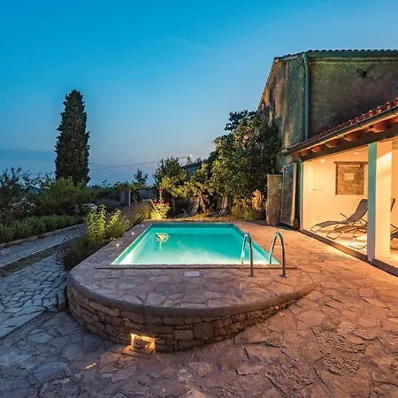 3 Bedroom Gorgeous In Domijanici * Žminj