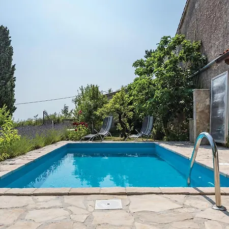 3 Bedroom Gorgeous In Domijanici